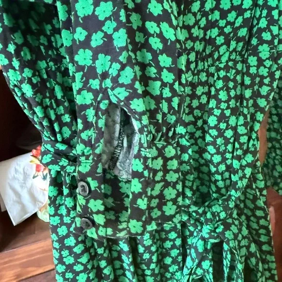 H&M collar neck button up dress - Picture 3 of 5